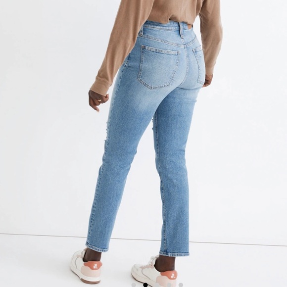 Madewell Women's Light Blue Distressed Jeans - Picture 3 of 8